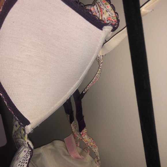 Victoria secret plunge padded bra - Picture 4 of 5